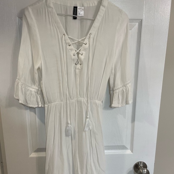 The perfect white summer dress🤍 - Picture 1 of 3